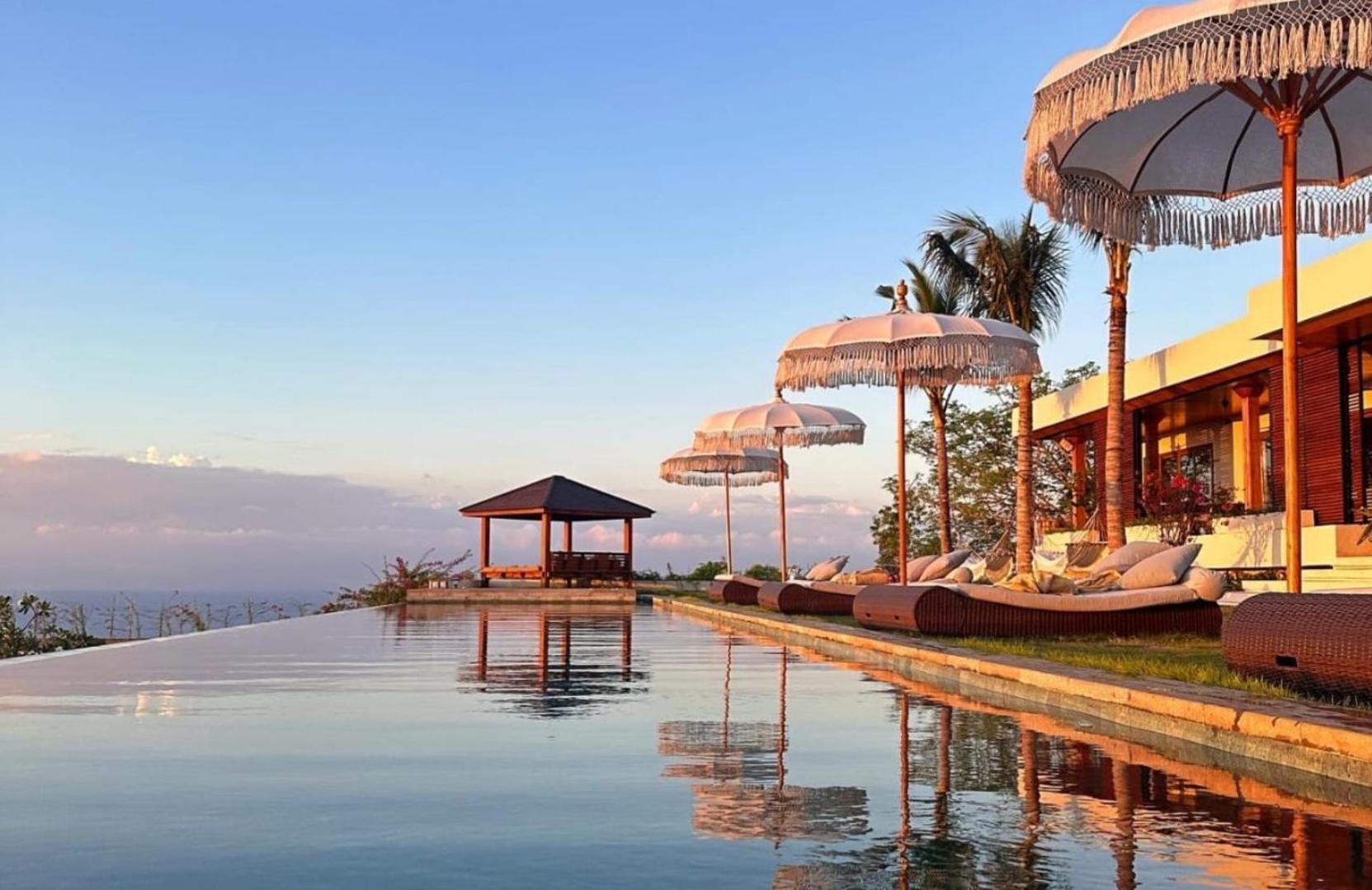 Sunset Hills * Uluwatu