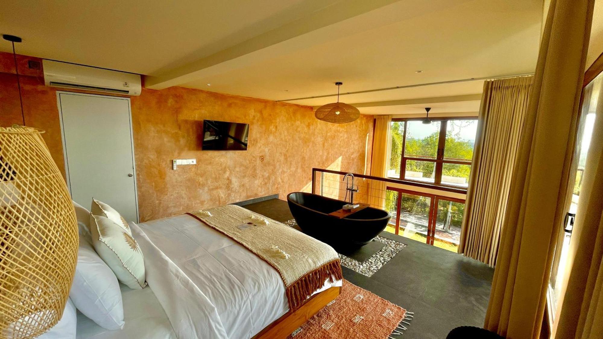 Sunset Hills * Uluwatu